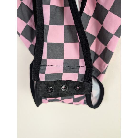 Looney Tunes Large Body Suit Pink Black Checkered Bugs Bunny Bodysuit - Picture 4 of 5